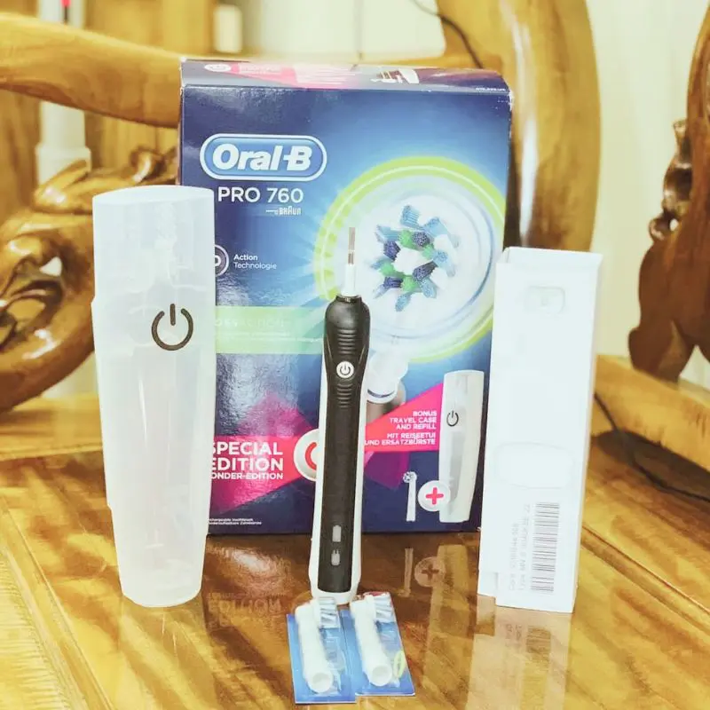 Bàn chải đánh răng điện Oral-B Pro 760 5 Bàn chải đánh răng điện Oral-B Pro 760