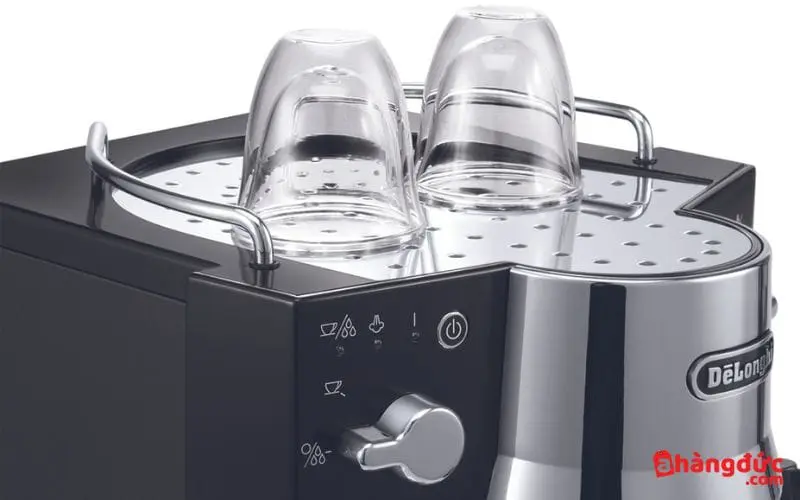 Delonghi EC820.B được trang bị chức năng làm nóng tách