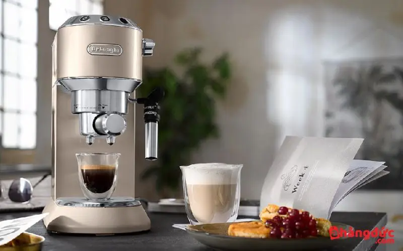 Máy pha cafe Delonghi EC785 có thiết kế nhỏ gọn, bắt mắt