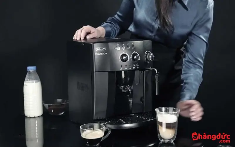 Máy pha cafe Delonghi có thiết kế nhỏ gọn, kiểu dáng hiện đại, sang trọng