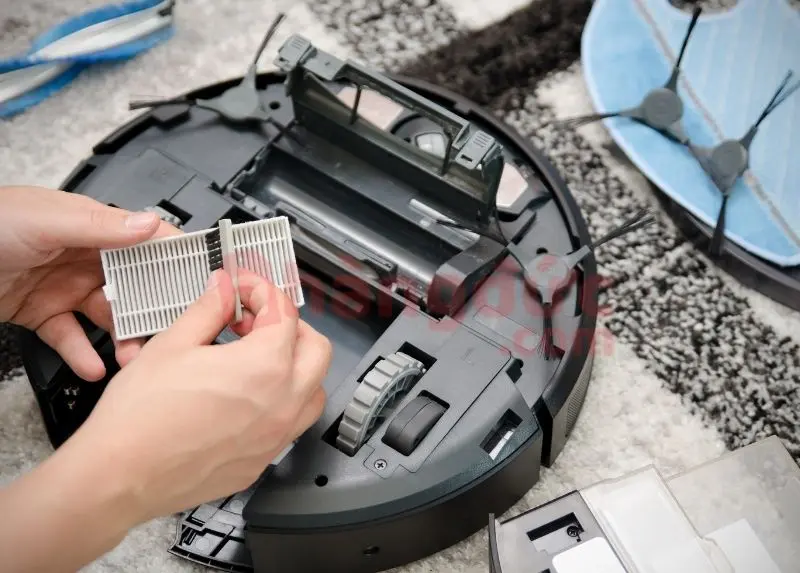 Robot hút bụi không chạy: Bí kíp "bắt bệnh" cấp tốc tại nhà 10 Vệ sinh robot hằng tuần