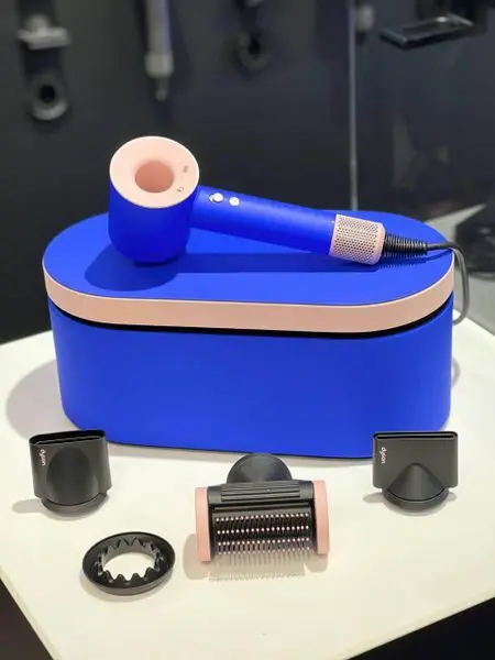 May say toc Dyson Supersonic Hair Dryer Iron 3