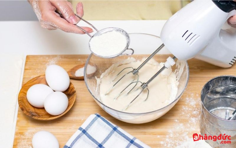 cách sử dụng máy đánh trứng cầm tay