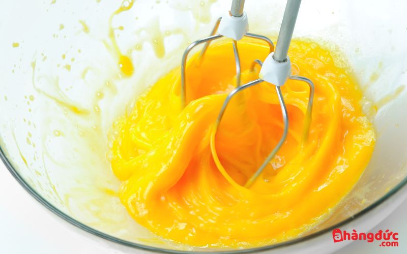 cách sử dụng máy đánh trứng cầm tay