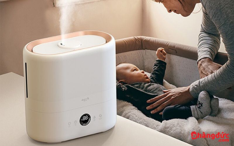 Có nên dùng máy tạo độ ẩm cho bé không?