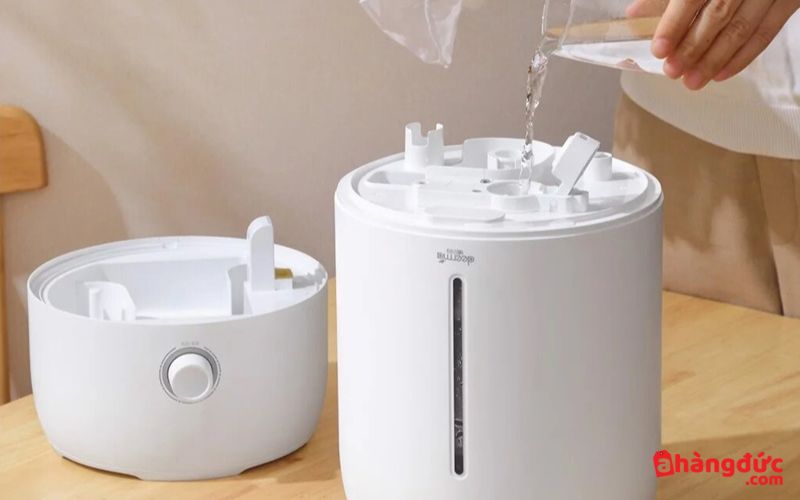 Luôn thay nước mới khi sử dụng máy tạo độ ẩm cho bé
