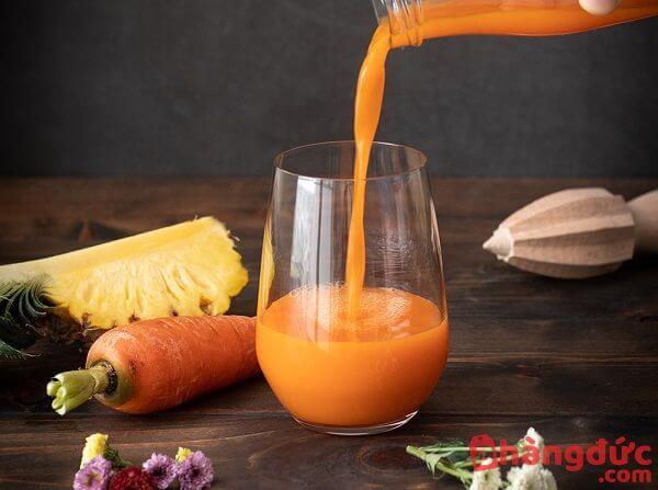 Cách làm nước ép cà rốt dứa