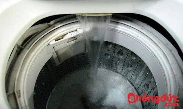 Máy giặt chỉ xả nước mà không giặt