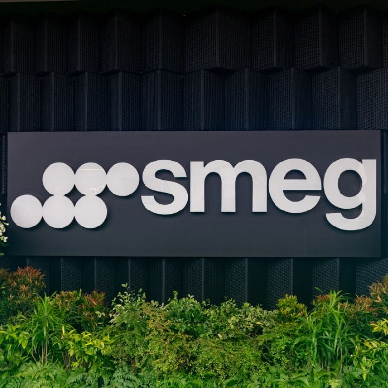 Tên gọi SMEG là viết tắt của Smalterie Metallurgiche Emiliane Guastalla