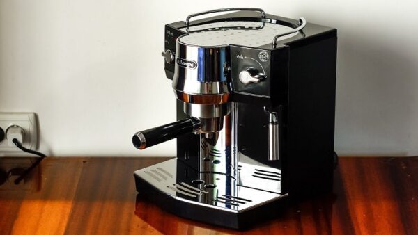 Máy pha cà phê tự động DeLonghi EC 820.B