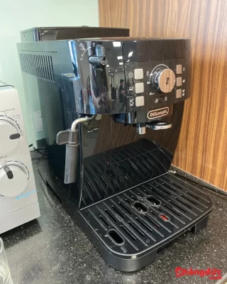 Ảnh thực tế máy pha cà phê Delonghi ECAM22.110.B