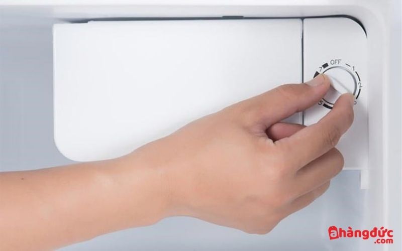 Điều chỉnh nhiệt độ phù hợp để tủ lạnh đông đá bình thường