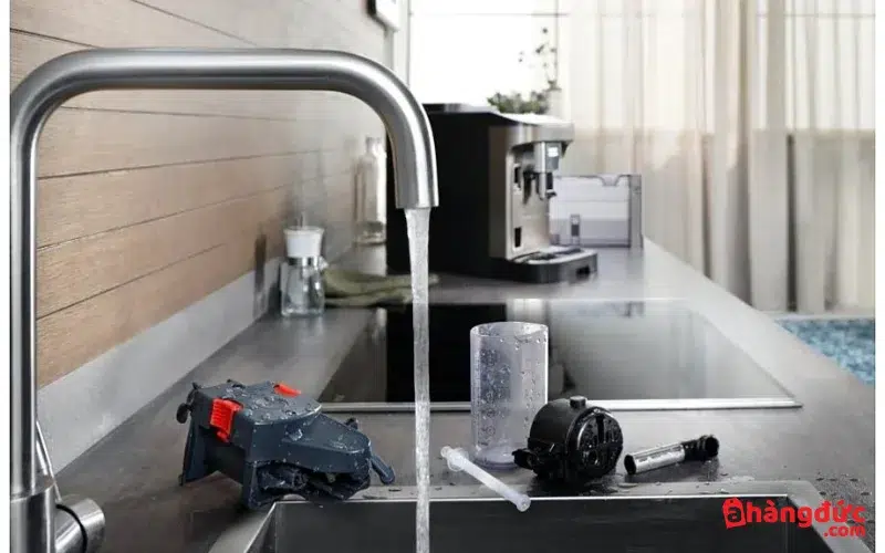 Các bộ phận tháo rời dễ dàng để vệ sinh dưới vòi nước