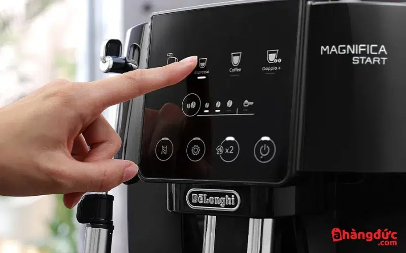 Máy pha cà phê Delonghi có hệ thống trực quan, sử dụng dễ dàng