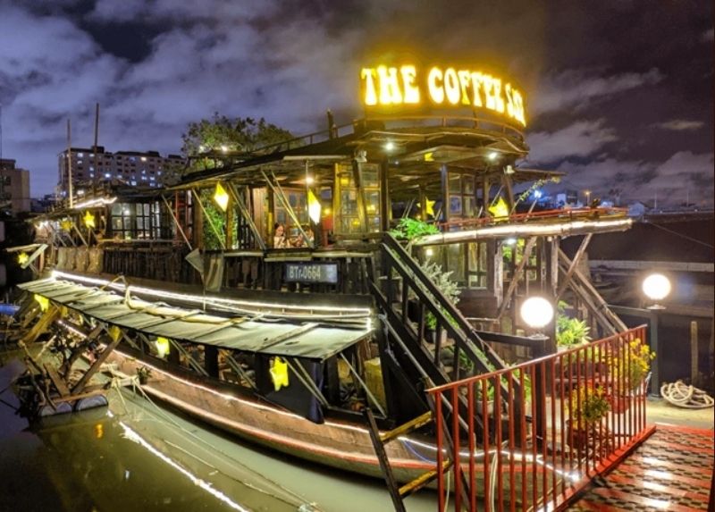 The Coffee Ship - Không gian quán bồng bềnh, lãng mạn