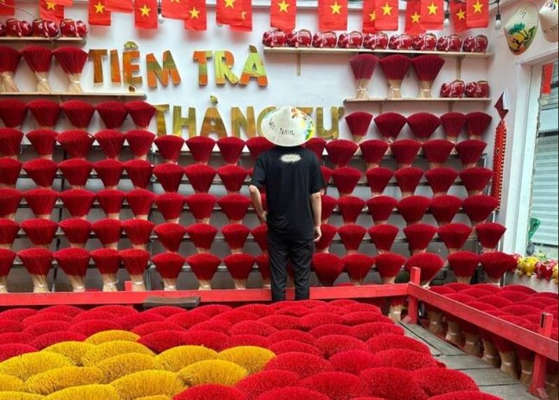 Quán cà phê Tiệm trà tháng Tư