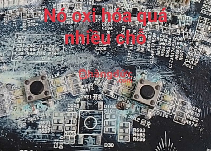 Bo mạch robot bị oxy hóa nặng