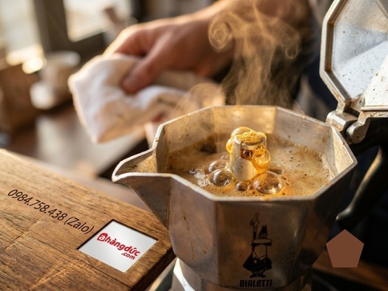 Hướng Dẫn Cách Pha Cà Phê Bằng Bình Pha Cafe Moka Pot Chuẩn Barista Ý 7 Cách Pha Cà Phê Bằng Bình Moka Pot Chuẩn Kỹ Thuật (5 Bước)