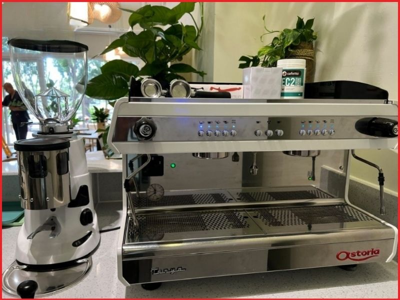 Máy pha cà phê Astoria Tanya 2 Group 9 Thiết kế tối giản của máy pha cà phê Astoria Tanya 2 Group